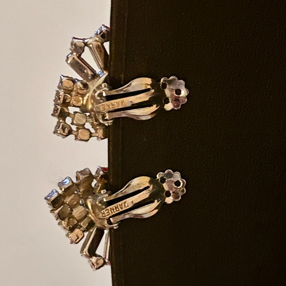 Vintage Signed JOSEPH WARNER Sparkly RHINESTONE CLIP ON SILVER TONE EARRINGS - Picture 2 of 3